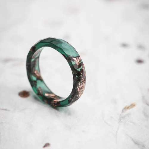 ハンドメイド リング Ring 指輪 レジン 金の箔入り ダークグリーン