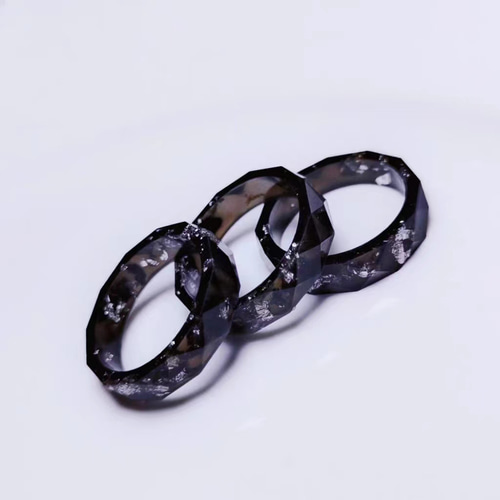 ハンドメイド リング Ring 指輪 レジン 銀の箔入り 黒い 恋人 誕生日
