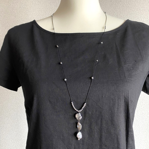 ◇グレー淡水パールのシルクコードネックレス ネックレス