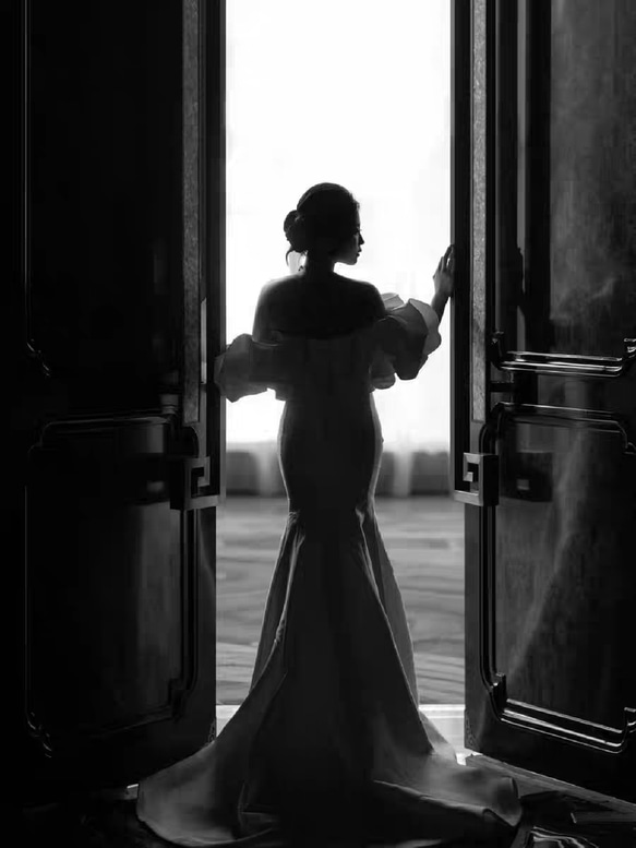 シアーな美しさ パフスリーブのオフショルダー ウェディングドレス  マーメイドライン ロングトレーンマ/結婚式/H019 7枚目の画像