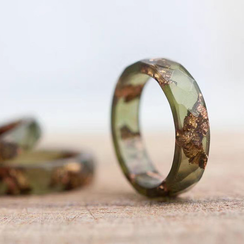 ハンドメイド リング Ring 指輪 レジン 金の箔入り モスグリーン 恋人