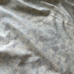 大島紬のピンタックワンピース　シャツワンピース　クリーム色　着物リメイク 7枚目の画像