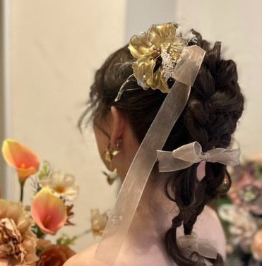 【送料無料】ヘッドドレス ウェディング 髪飾り ヘアアクセサリー 花 ゴールド 人気 結婚式 成人式 卒業式  韓国