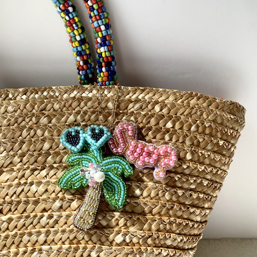 ヤシの木 サングラス SUP? バッグチャーム ビーズ刺繍 ブローチ