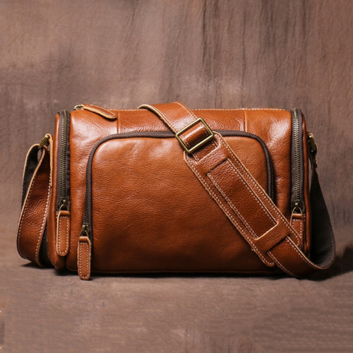 大和工房　レザーショルダーバッグ ブラウン 身軽にお出かけ おしゃれなショルダーバッグ 筒型 本革 大容量収納