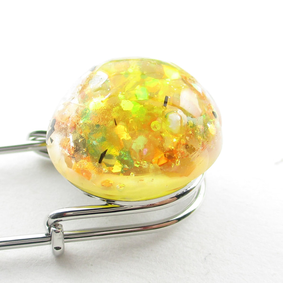 トロピカルな雪化粧は、この季節もクォーツだから、何だか暖かい♪<カブトピンブローチ>SB1050 4枚目の画像