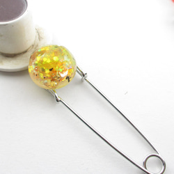 トロピカルな雪化粧は、この季節もクォーツだから、何だか暖かい♪<カブトピンブローチ>SB1050 2枚目の画像