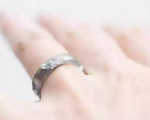 ハンドメイド リング Ring 指輪 レジン 銀の箔入り ライトグレー 恋人