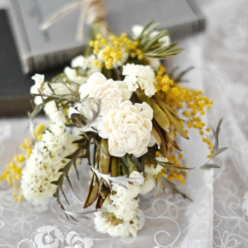 ソラフラワーとミモザの春色スワッグ ドライフラワー Brown hand 