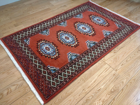 トライバル絨毯】パキスタン絨毯　ハイクオリティ　ガゼニウール　122x78cm　テラコッタカラー 7枚目の画像
