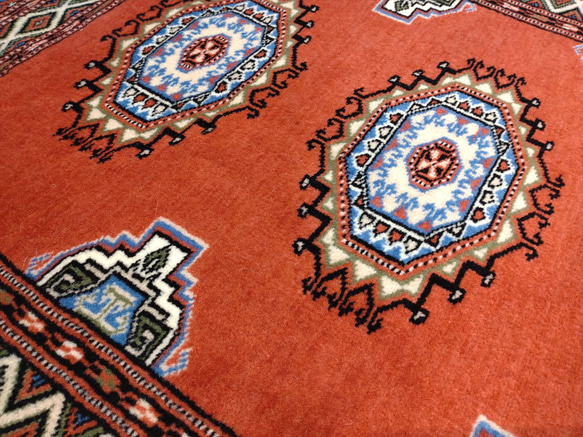 トライバル絨毯】パキスタン絨毯　ハイクオリティ　ガゼニウール　122x78cm　テラコッタカラー 9枚目の画像