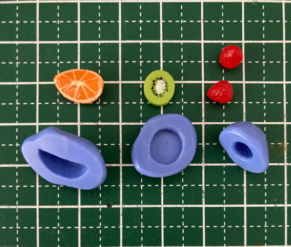 ミニチュアフルーツ　オレンジ　キウイ　いちご　粘土　型　シリコンモールド　デコ　フード　スイーツ　ケーキ　トッピング 1枚目の画像
