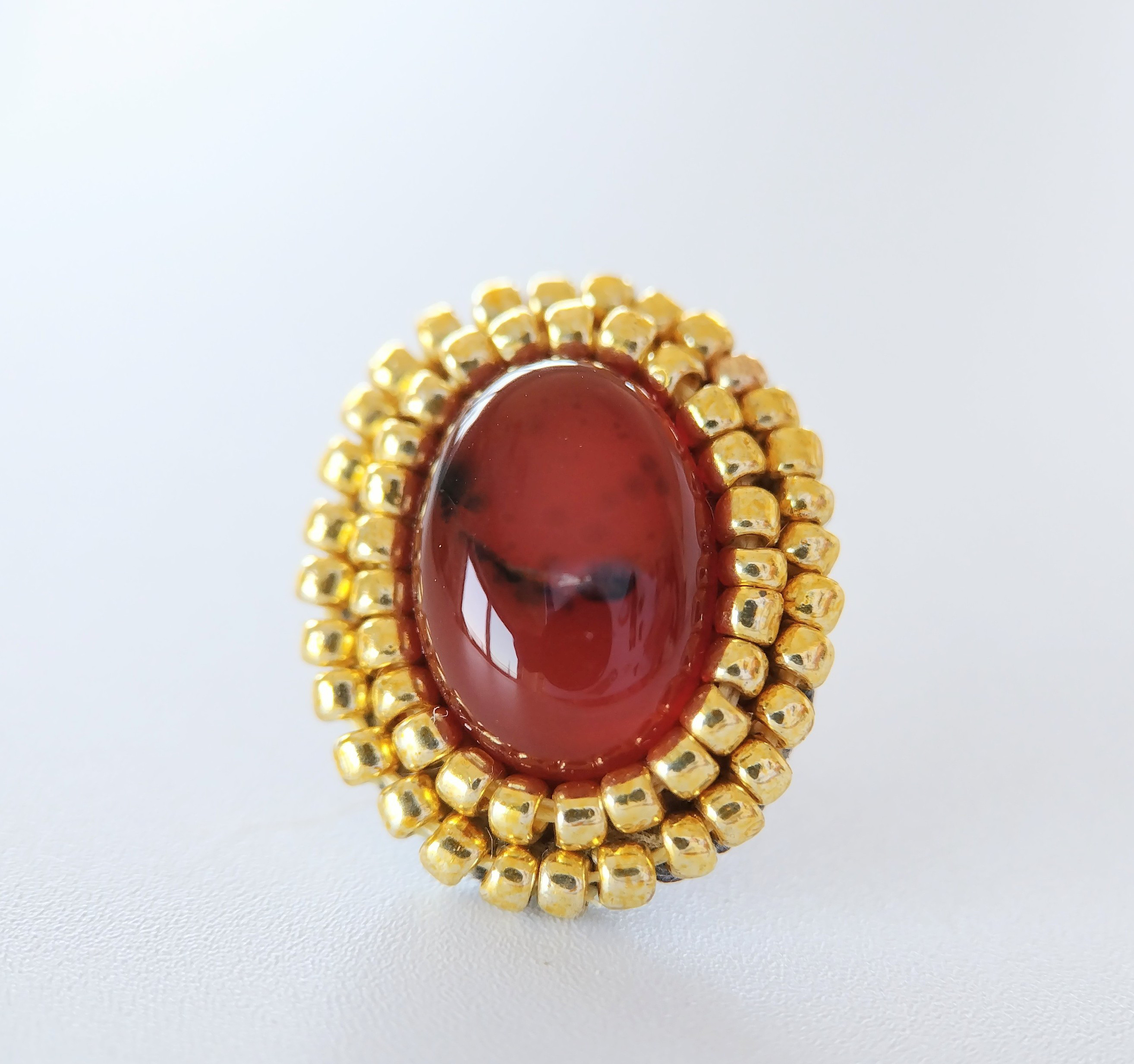 天然石 カーネリアン ピアス　7月誕生石 ビーズ刺繡 大ぶり