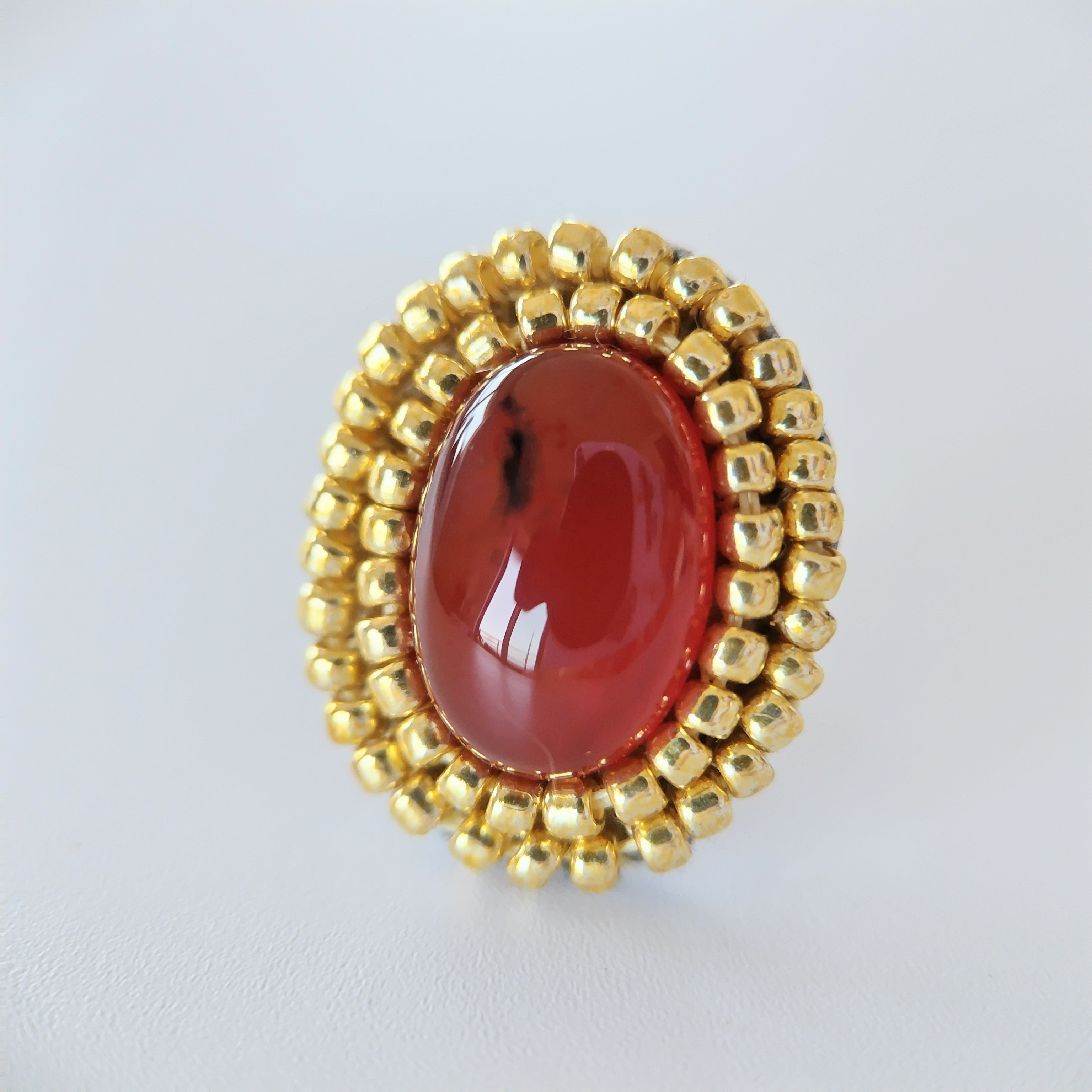 天然石 カーネリアン ピアス　7月誕生石 ビーズ刺繡 大ぶり