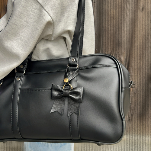 リボン付き黒ハンドバッグ　ラプチャー 新作【PRADA】リボン付 Re-Nylon xナッパレザー ミニバッグ