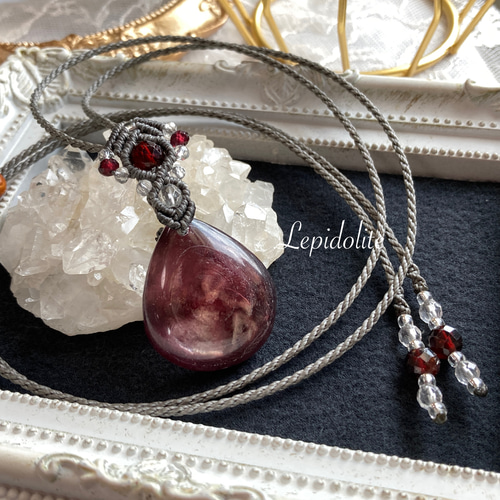 レピドライトのマクラメネックレス