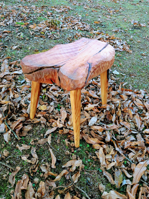 北海道手作り家具　ケヤキ（欅）材　スツールA　座面一枚板 北海道手作り家具ケヤキ（欅）材スツールA座面一枚板