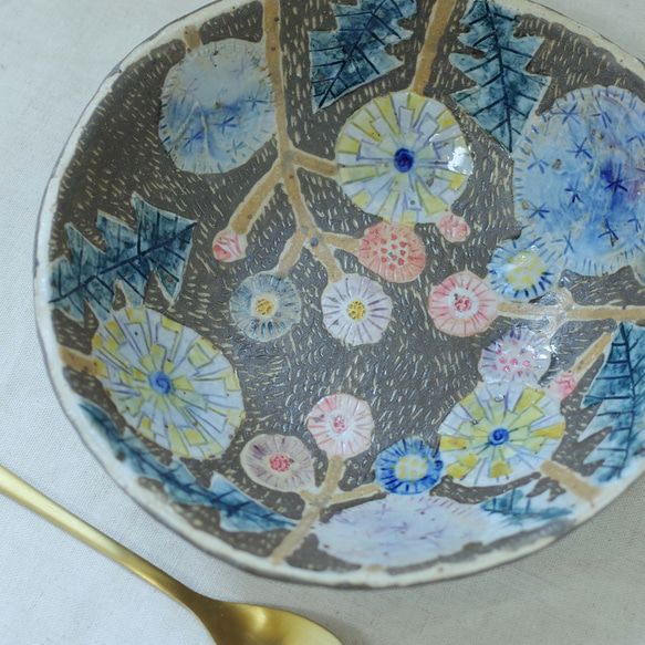 たんぽぽの庭   彫り絵  中鉢(てびねり) 4枚目の画像