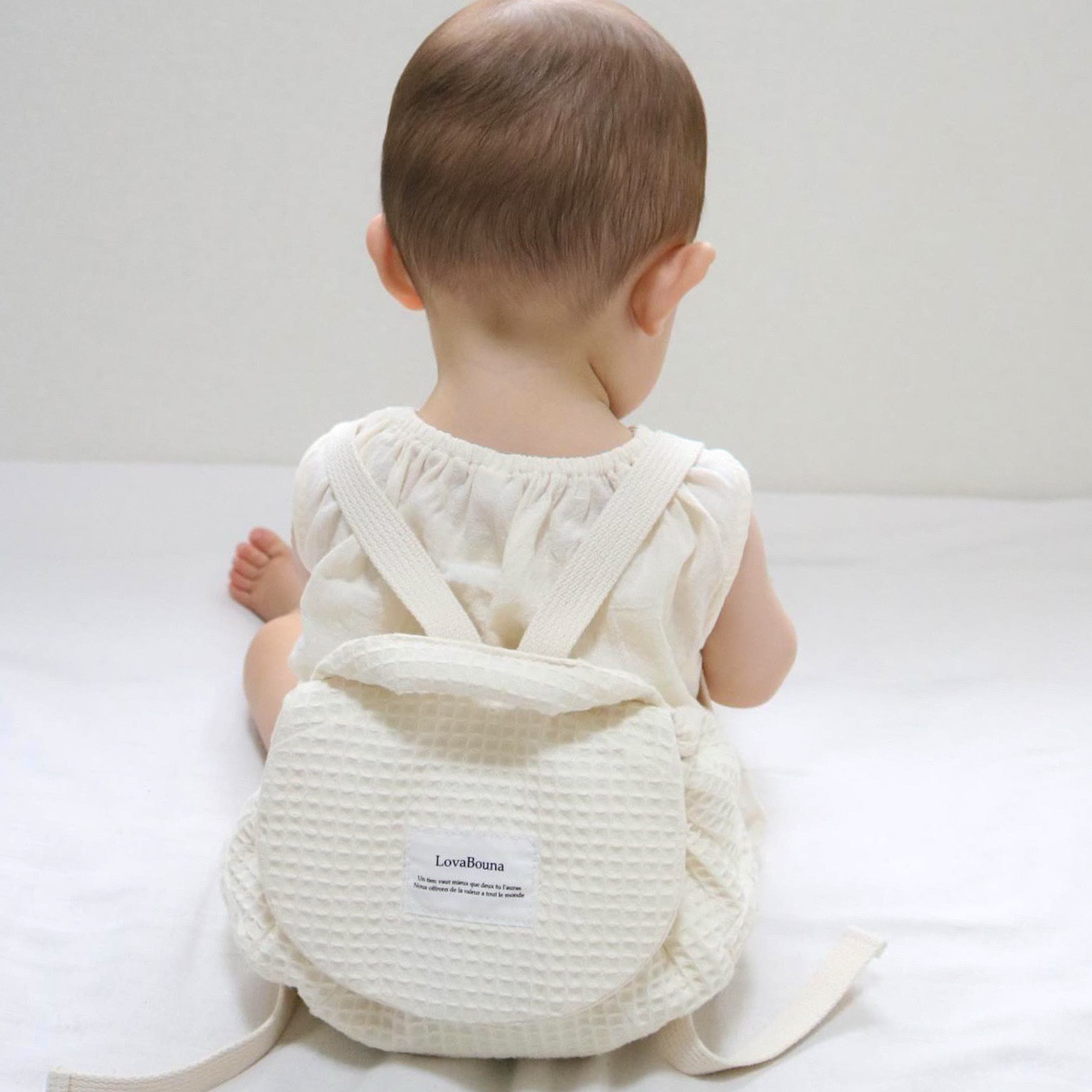 ワッフル生地の綿入りベビーリュック  アイボリー　出産お祝い 一升餅 １歳 ベビー　名入れ　出産祝い