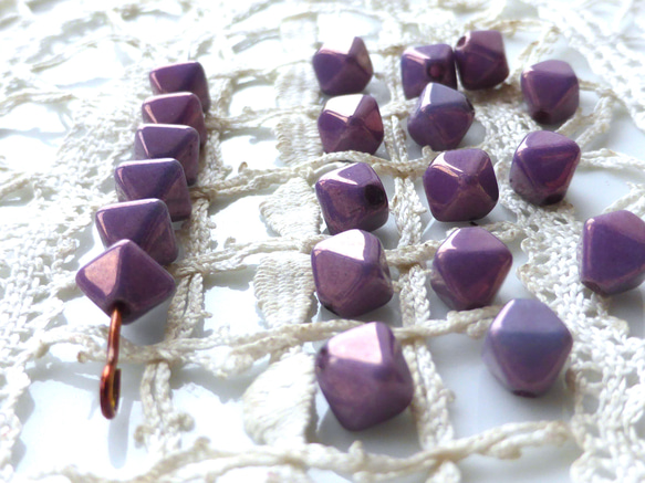 Pyramida 濕紫色捷克玻璃珠 20 顆 第2張的照片