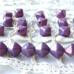 Pyramida 濕紫色捷克玻璃珠 20 顆 第1張的照片
