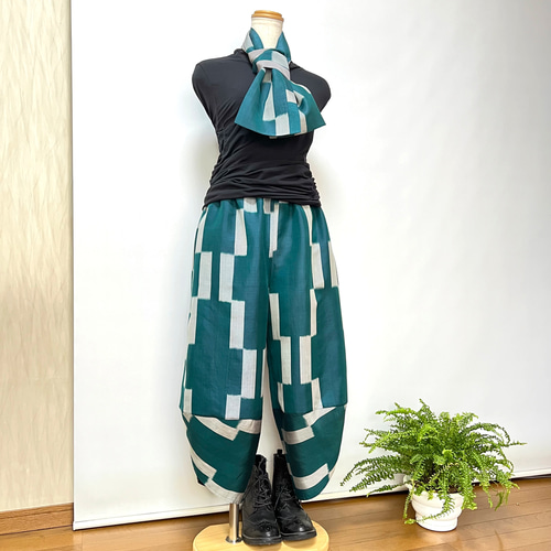 銘仙*青緑サルエルパンツ+ストール*裏地付き*着物リメイク 銘仙*青緑サルエルパンツ+ストール*裏地付き*着物リメイク