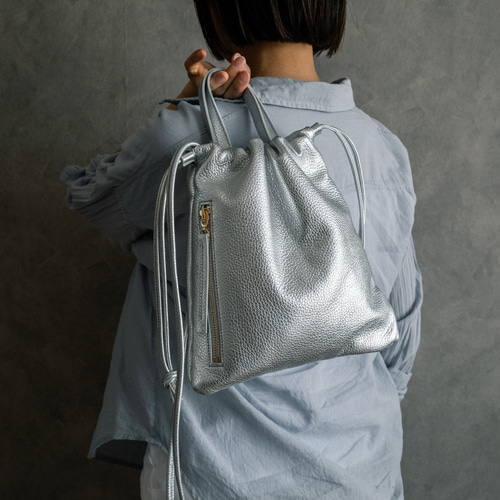 縦長巾着 2WAY ポシェット本革シンプル ショルダーバッグ 【シルバー