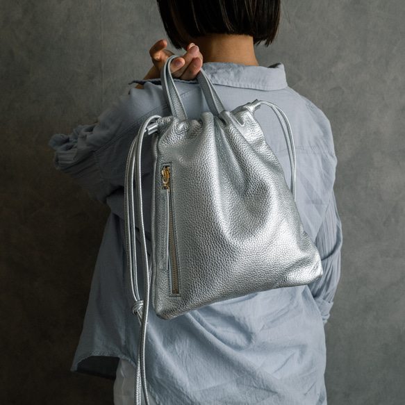 縦長巾着 2WAY ポシェット本革シンプル ショルダーバッグ 【シルバー】 予めご了承ください Pro 本体同材