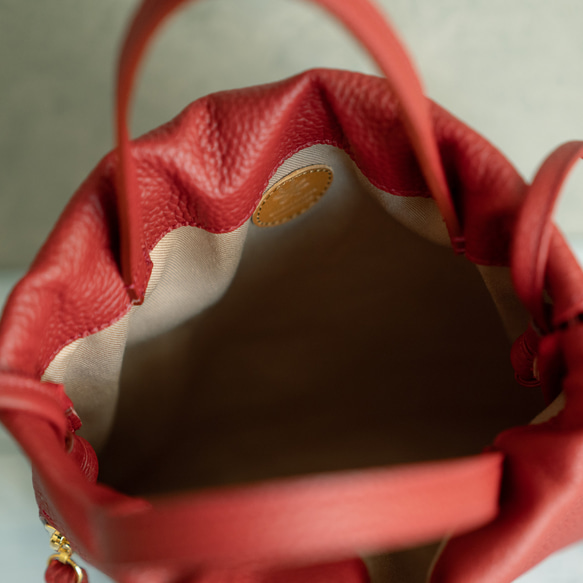 縦長巾着 2WAY ポシェット本革シンプル ショルダーバッグ 【シルバー】 予めご了承ください Pro 本体同材