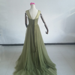 憧れのドレス グリーン オリーブカーキカラードレス ソフトチュール ファスナー /花嫁/結婚式 5枚目の画像