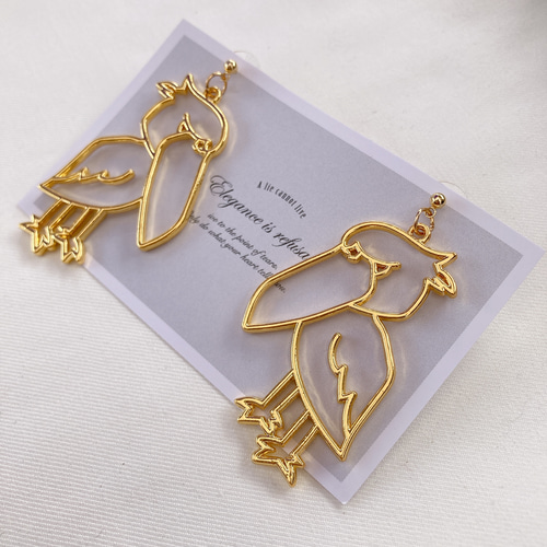 まなざしキリっとハシビロコウのシングルピアス / イエロー