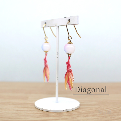 和風　赤色　スズランの花柄　金魚フレーム　ピアス　⑦ ¥890 和風 赤色 スズランの花柄 金魚フレーム ピアス ⑦ ¥890