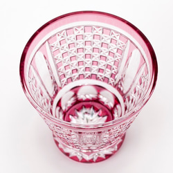江戸切子の店　金赤（ピンク色）被せクリスタルガラスロックグラス 2枚目の画像