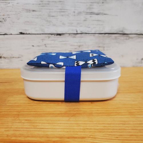 こんこんまる様】保冷・保温機能付きお弁当袋 保冷剤ケース付き