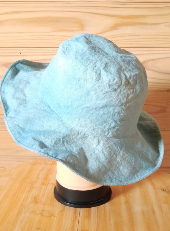 淡い水色    本藍染　リバーシブルの日よけ帽子　オーガニックコットンヘンプ 4枚目の画像
