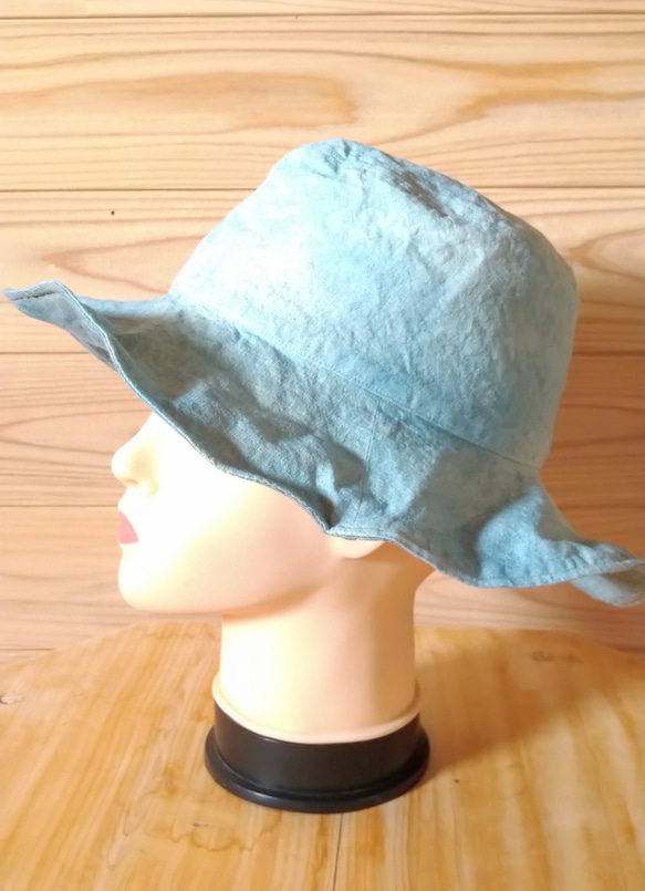 淡い水色    本藍染　リバーシブルの日よけ帽子　オーガニックコットンヘンプ 2枚目の画像