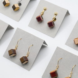 キューブ　ピアス 1枚目の画像