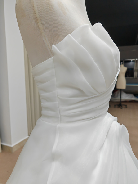 【色変更可能】　オーガンジー　　チューブトップ　ウェディングドレス　プリンセスライン 3枚目の画像