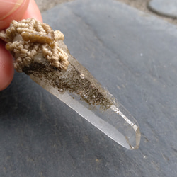 【ガネッシュヒマール産】ヒマラヤ水晶の天然石マクラメペンダント[PEN-956] 3枚目の画像