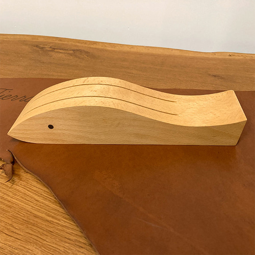 職人が仕立てた木の魚 Zoo 包丁スタンド｜ブナ無垢材の温もりと経年