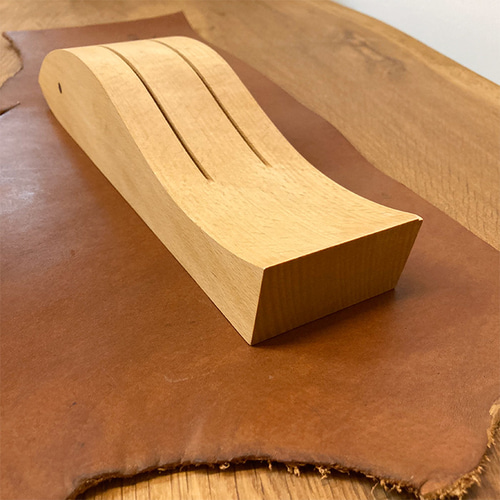 職人が仕立てた木の魚 Zoo 包丁スタンド｜ブナ無垢材の温もりと経年