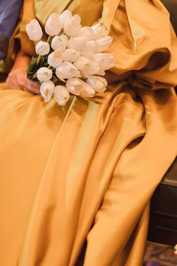 送料無料！鬱金色 パフスリーブ 取り外し ふっくら柔らかなバックリボン 可愛い 編み上げ 結婚式 ウェディングドレス 5枚目の画像