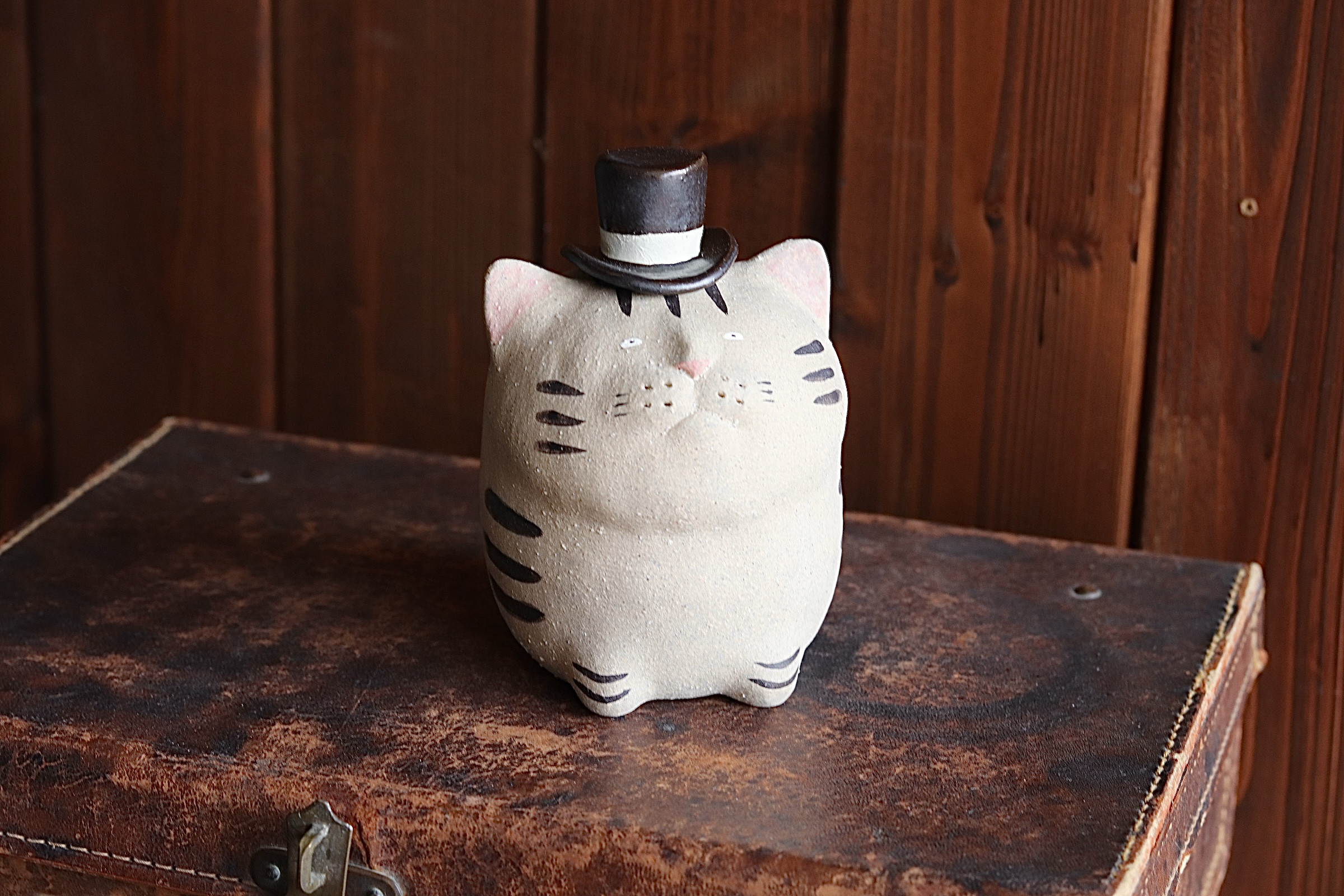 動物一輪挿し　シルクハットをかぶったキジネコ【受注生産】