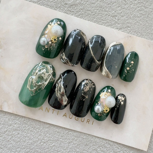 深緑 マラカイトグリーン 漆黒 ブラック ダークカラー 濃い色 ネイル