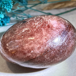 苺水晶✿*:・ストロベリー クォーツ　ファイヤー　タンブル　原石 1枚目の画像