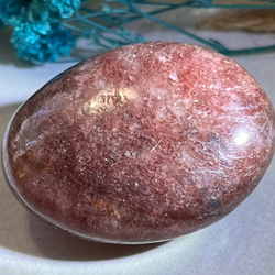 苺水晶✿*:・ストロベリー クォーツ　ファイヤー　タンブル　原石 3枚目の画像