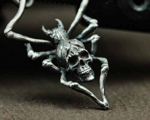 Bizarre ブラス スカル シルバー 蜘蛛の巣 ペンダントネックレス 楽天市場】蜘蛛 スパイダー ペンダント トップ 蜘蛛の巣