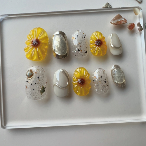 ネイルチップ サイズオーダー  ひまわり ニュアンス 夏 フラワー ネイルチップ サイズオーダー ひまわり ニュアンス 夏 フラワー ネイル