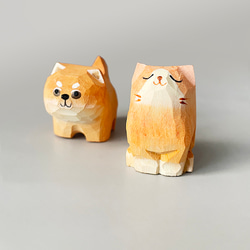 手作りの木製装飾品 - かわいい木彫りの小さなオレンジ色の猫柴犬デスクトップ装飾 4枚目の画像