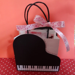 ピアノのペーパーバッグに音符と楽器のクッキー３種類詰め合わせ♪(*^▽^*) 2枚目の画像